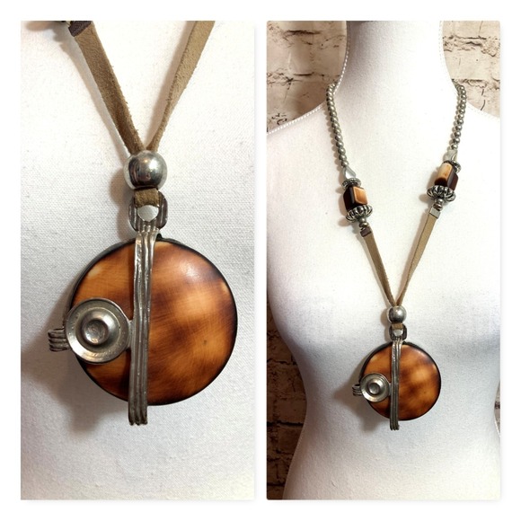 The Unbranded Brand Jewelry - Artisan Pendant Necklace Silver Tone Beaded Chunky Artsy Brown Resin Statement